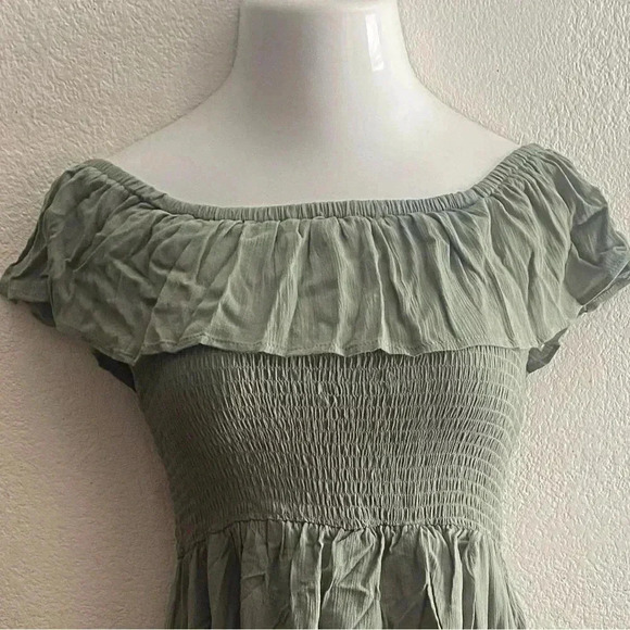 🆕Faded Rose Olive Off Shoulder Asymmetrical Dress M🆕 - Picture 4 of 9